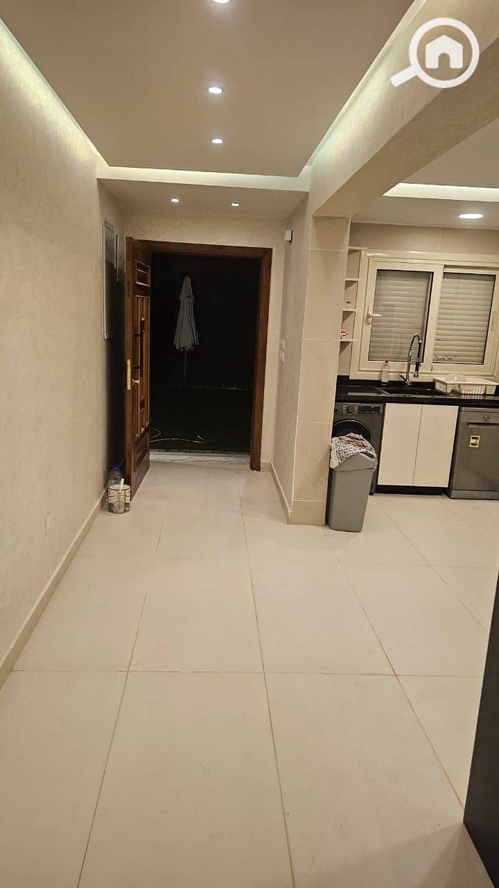 21 d29bb27c-2a96-42a4-82f5-604fefdf0452. jpeg