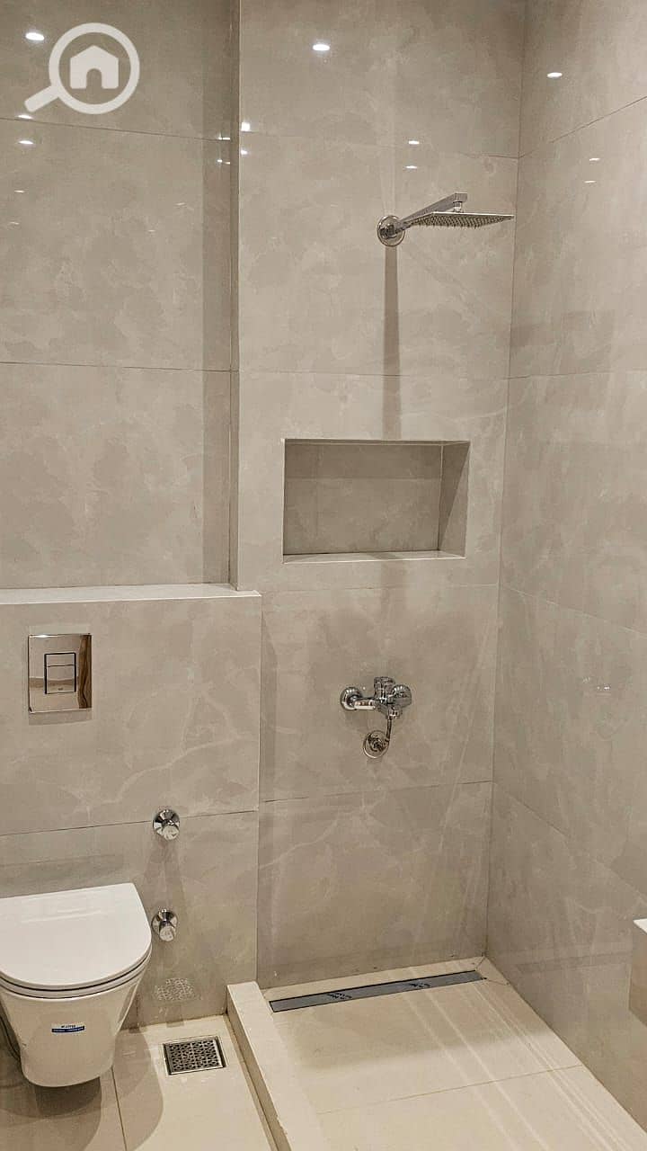 22 e172171a-e7e3-416f-a7b7-994b44650cae. jpeg