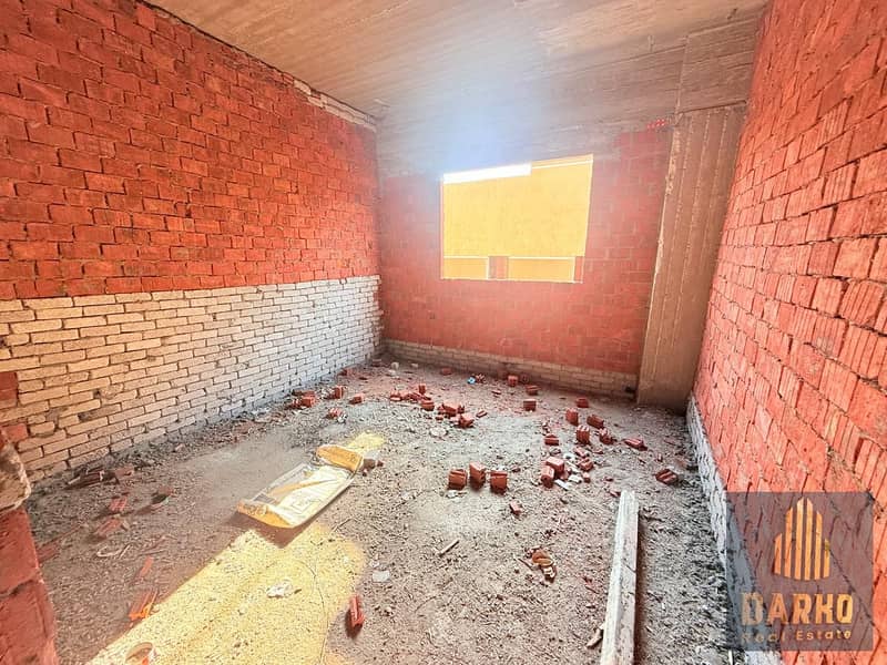 4 WhatsApp Image 2025-11-22 at 21.44. 09_5f266f39. jpg