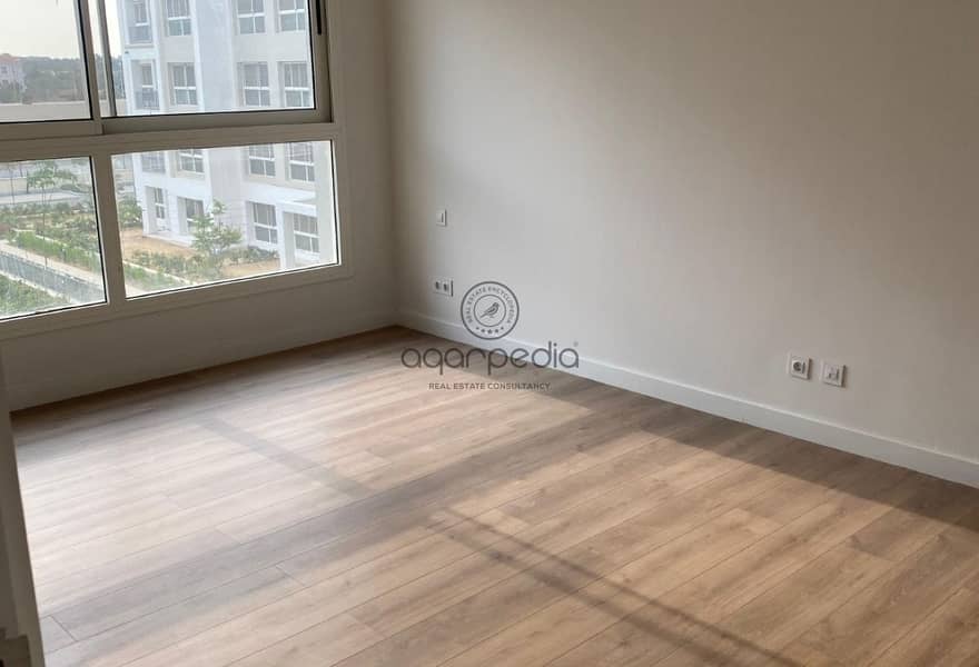 6 7d76278a-6e70-4bbd-a501-7860f0208f42. jpg