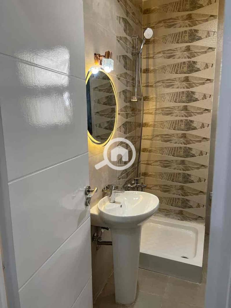 14 36584ba1-cede-4999-84d7-45c8e864c829. jpg