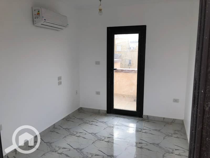 4 WhatsApp Image 2025-11-24 at 16.33. 17_050a3284. jpg