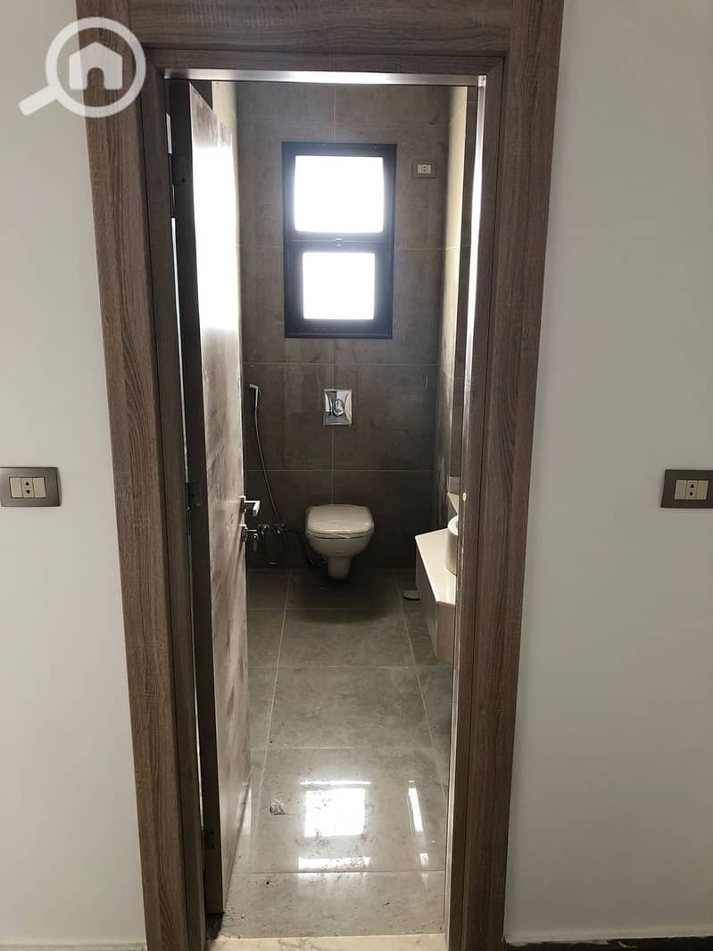 6 WhatsApp Image 2025-11-24 at 16.33. 19_549d11e6. jpg