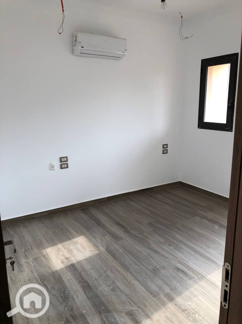 10 WhatsApp Image 2025-11-24 at 16.33. 19_1cb60741. jpg