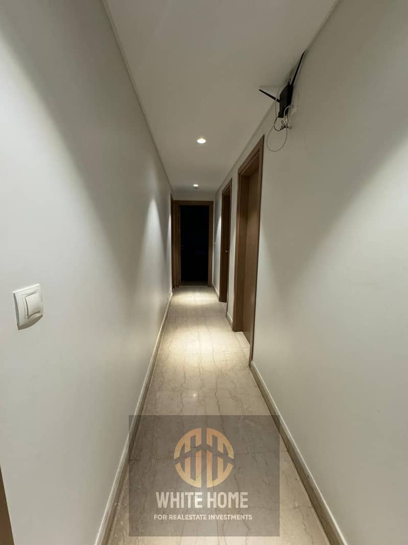 8 4cf60af6-ce0f-404f-bc1d-ed8e96eb8ad4. jpeg