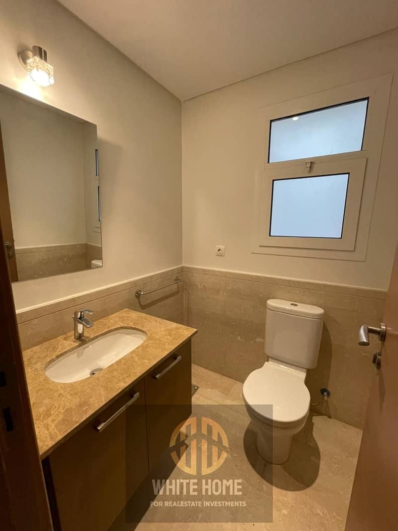 10 48d79572-4c33-4aeb-8543-aa616e18afde. jpeg