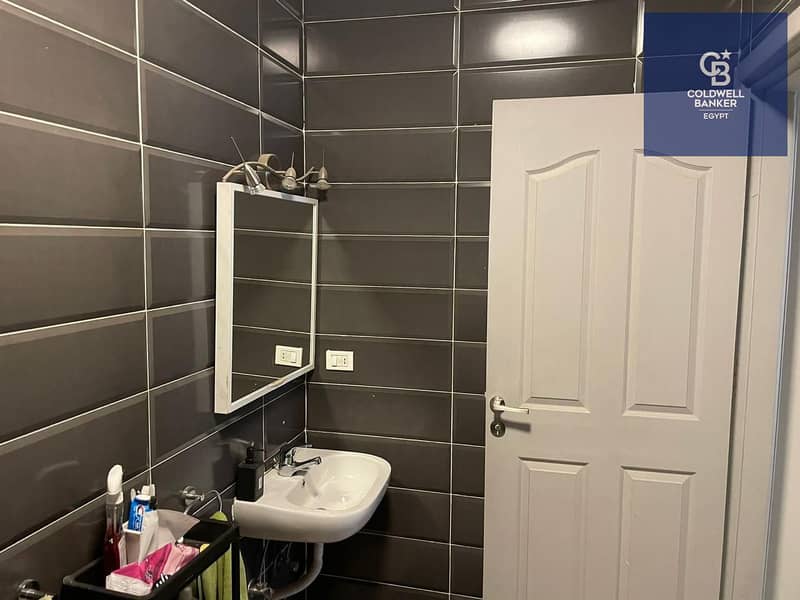 6 7b2ffda2-e8eb-4784-b7fb-8a2b80f4e6a4. jpeg