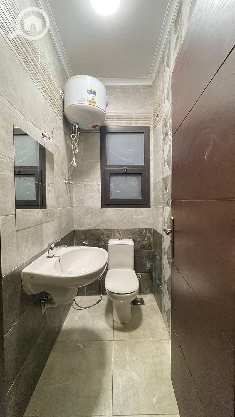 12 WhatsApp Image 2025-11-24 at 10.42. 04 AM (1). jpeg