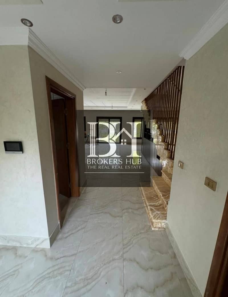 2 6fe03b5a-065f-4d58-9823-c1ef9e352d21. jpeg