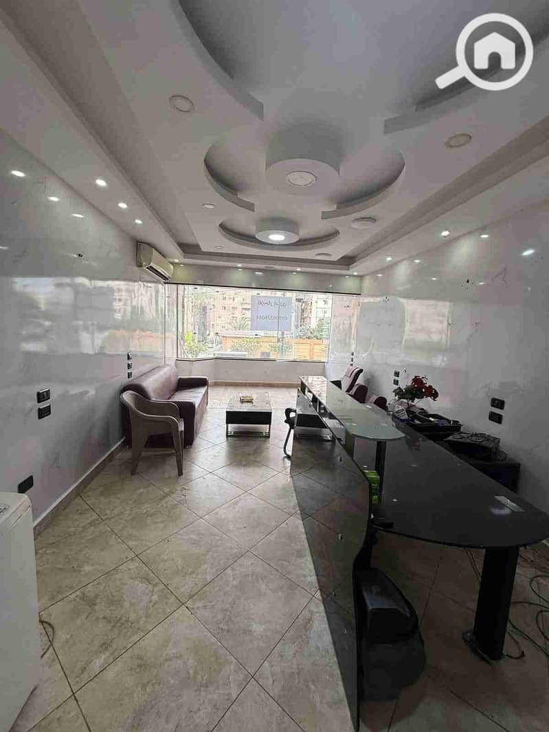 1000329047. jpg 1000329047. jpg