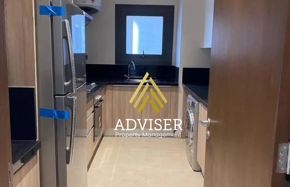 3 8231349-c99d9o. jpg