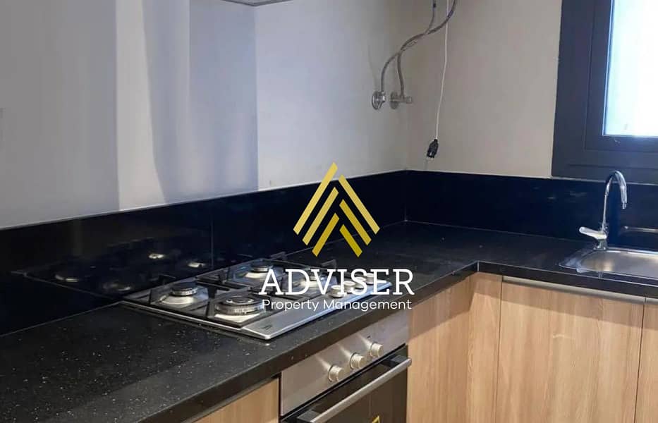 7 8231349-a5718o. jpg