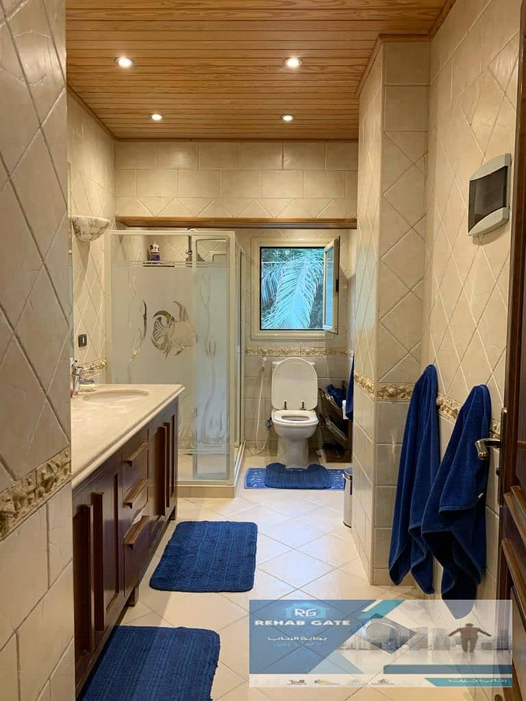 22 c9e037ee-3d5a-46ab-b23d-de211e177b3d. jpg