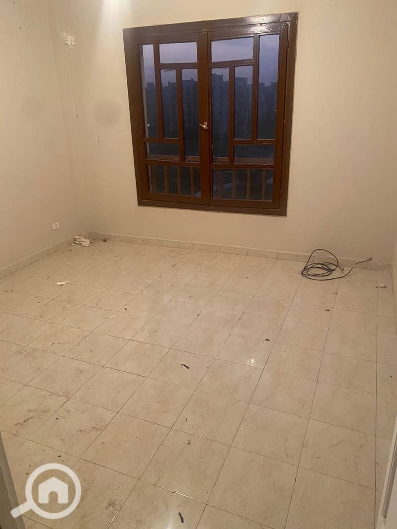 3 984b1057-ff37-4b86-b003-7968e3c3376c. jpeg