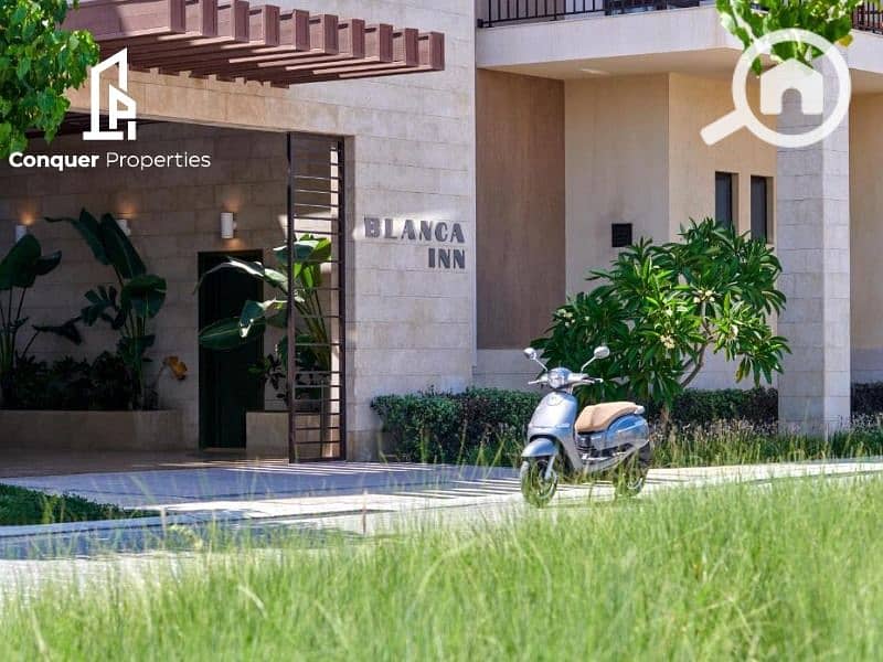 8 blanca logo 5. jpg