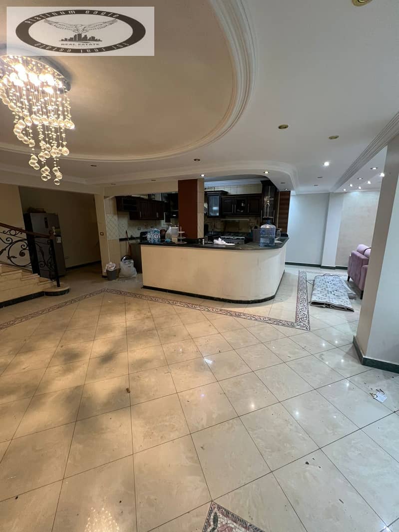 3 f4f72927-f2d9-4cce-aa11-58e2a2da12ba. jpg