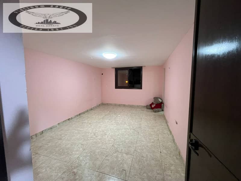 10 f600ea93-6afc-4e5d-a395-c0113de9f5c2. jpg