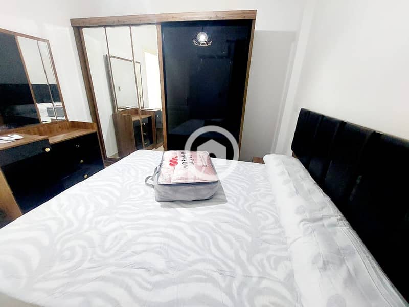 8 ec489ca0-2569-4cc4-9537-c020ea83efe8. jpeg