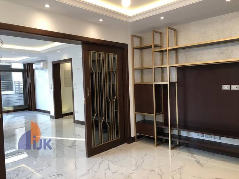 10 WhatsApp Image 2025-10-22 at 17.02. 39_85abc3f5. jpg