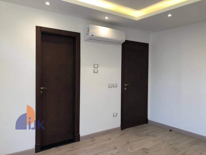 12 WhatsApp Image 2025-10-22 at 17.02. 40_20b44658. jpg