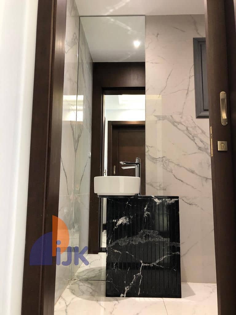 17 WhatsApp Image 2025-10-22 at 17.02. 52_97f47135. jpg