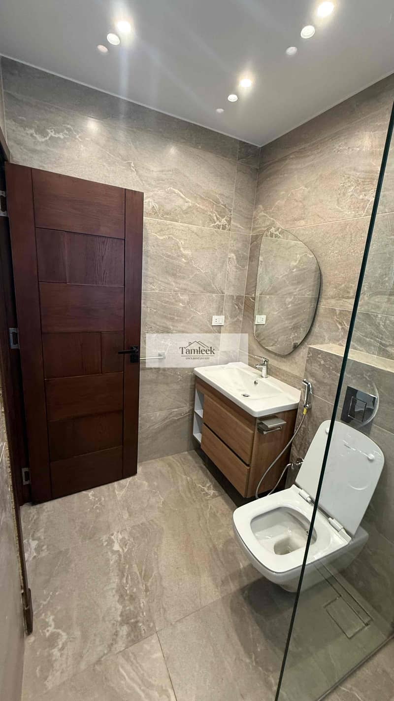 5 0ddf43f7-8a2f-46dc-89d6-523a459fcde2. jpg