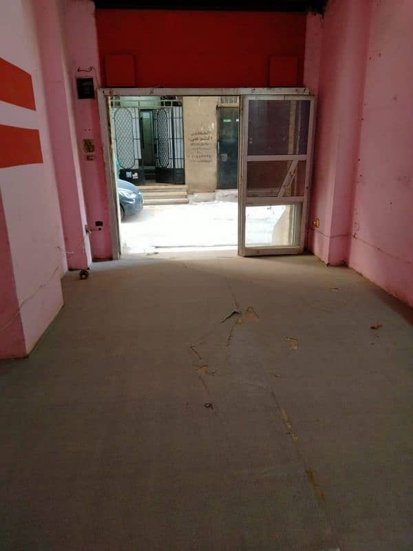 محل للايجار في جسر السويس - بالقرب من محطة الجراج / 20م