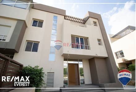 توين هاوس 5 غرف نوم للايجار في 6 أكتوبر، الجيزة - faf73b2f-054f-4130-90bd-31a3a27fe07e. jpg