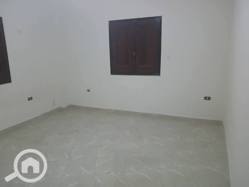 4 02d85a7a-2506-441f-90f2-d3e8e1c47827. jpg