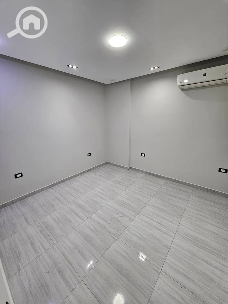 12 WhatsApp Image 2025-11-15 at 3.48. 31 PM (1). jpeg