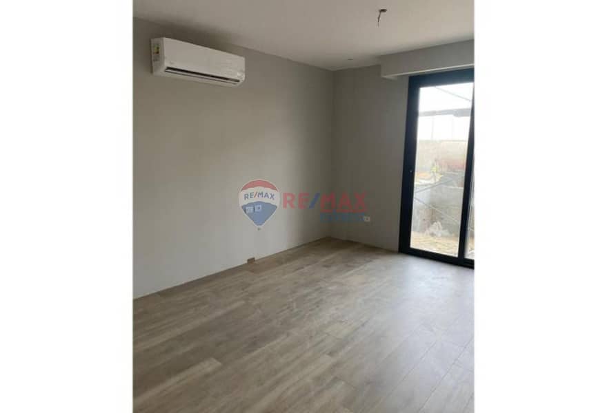 4 38ae3e88-e216-4846-8c3a-58c77b894bc3 (1). jpg