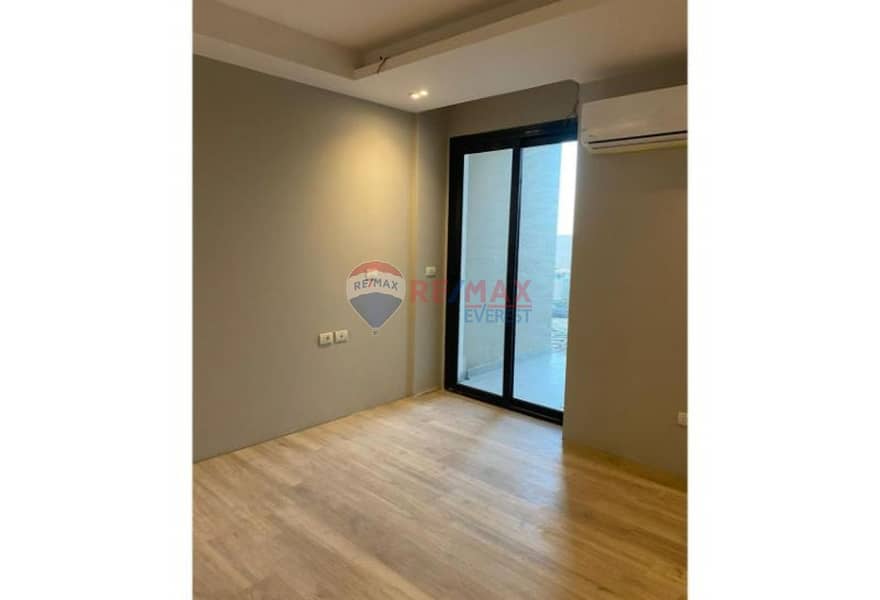 7 f980b883-b6ae-4a56-98b8-e883e37f79d0. jpg