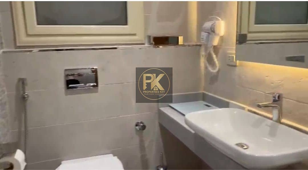 9 0bb54943-fb78-4d82-8128-31df7d320f58. jpg