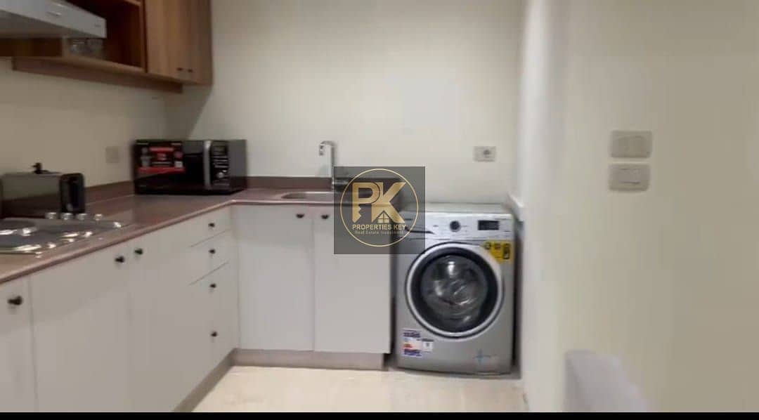 18 872b6c6e-6d5b-46be-8259-7d0427335951. jpg