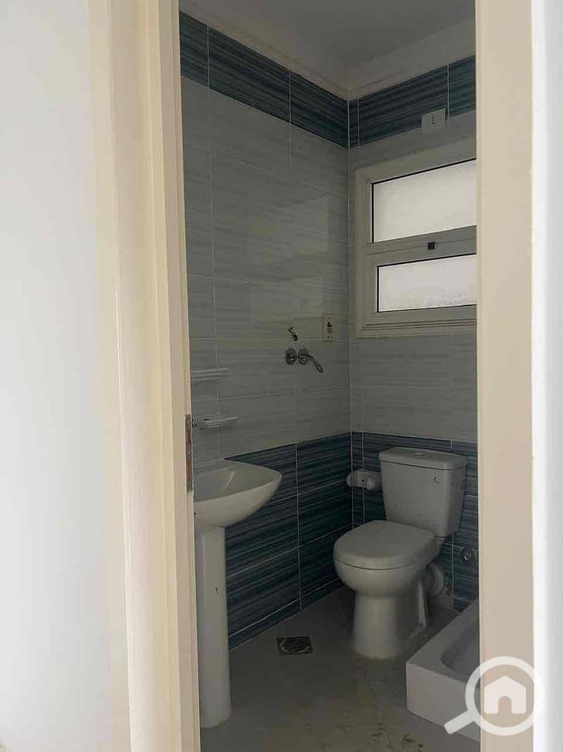 13 314512b6-46a3-47a5-a970-069bc63b964b. jpg