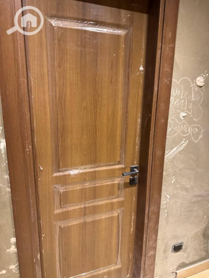 10 9435970c-e0dc-4849-8f1e-4d688e895e0a. jpg