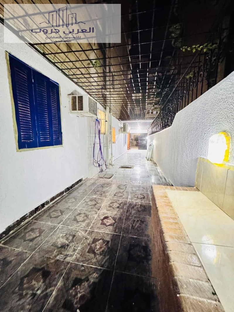 8 1c9dd12f-1f87-4f61-ac71-6319f7d18c8c. jpg