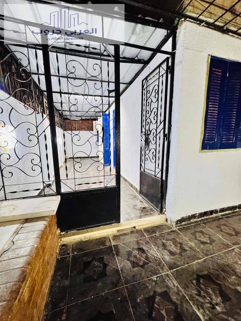 10 7124c1a3-c48a-401a-917b-c0da8a9d90b0. jpg