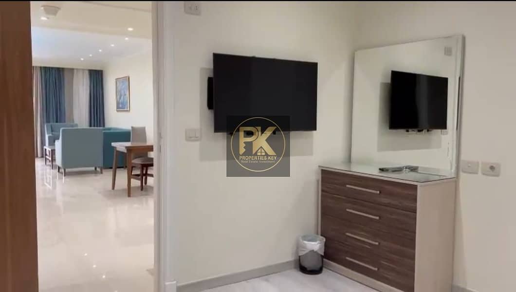 13 da67e4f7-64b5-49f7-bd25-16d5595cc7a0. jpg