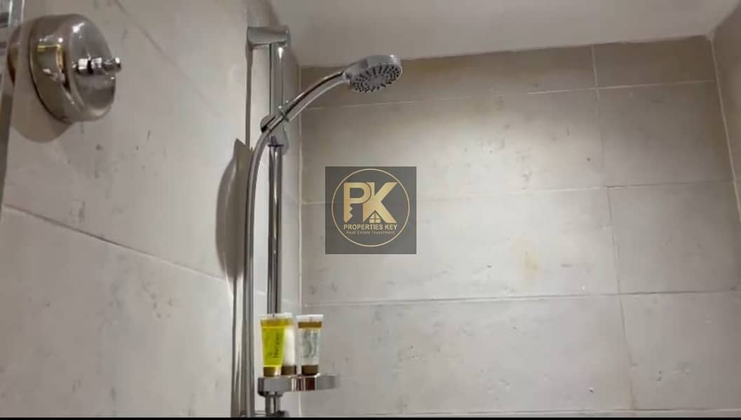 14 e60fe369-da2c-4e82-ac1e-8a17b33db010. jpg