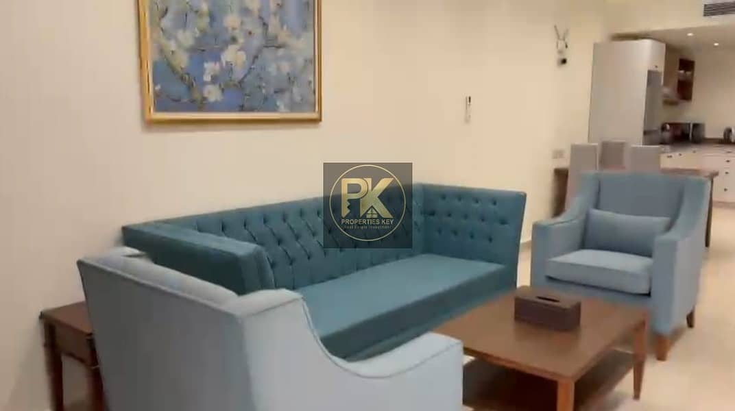 15 e786e8ce-6011-4e97-a2d6-5e8f6f73121b. jpg