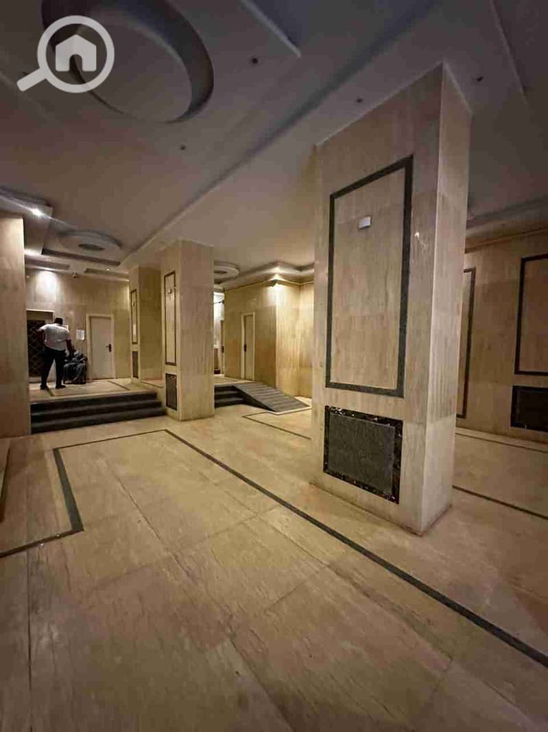 1000347747. jpg 1000347747. jpg