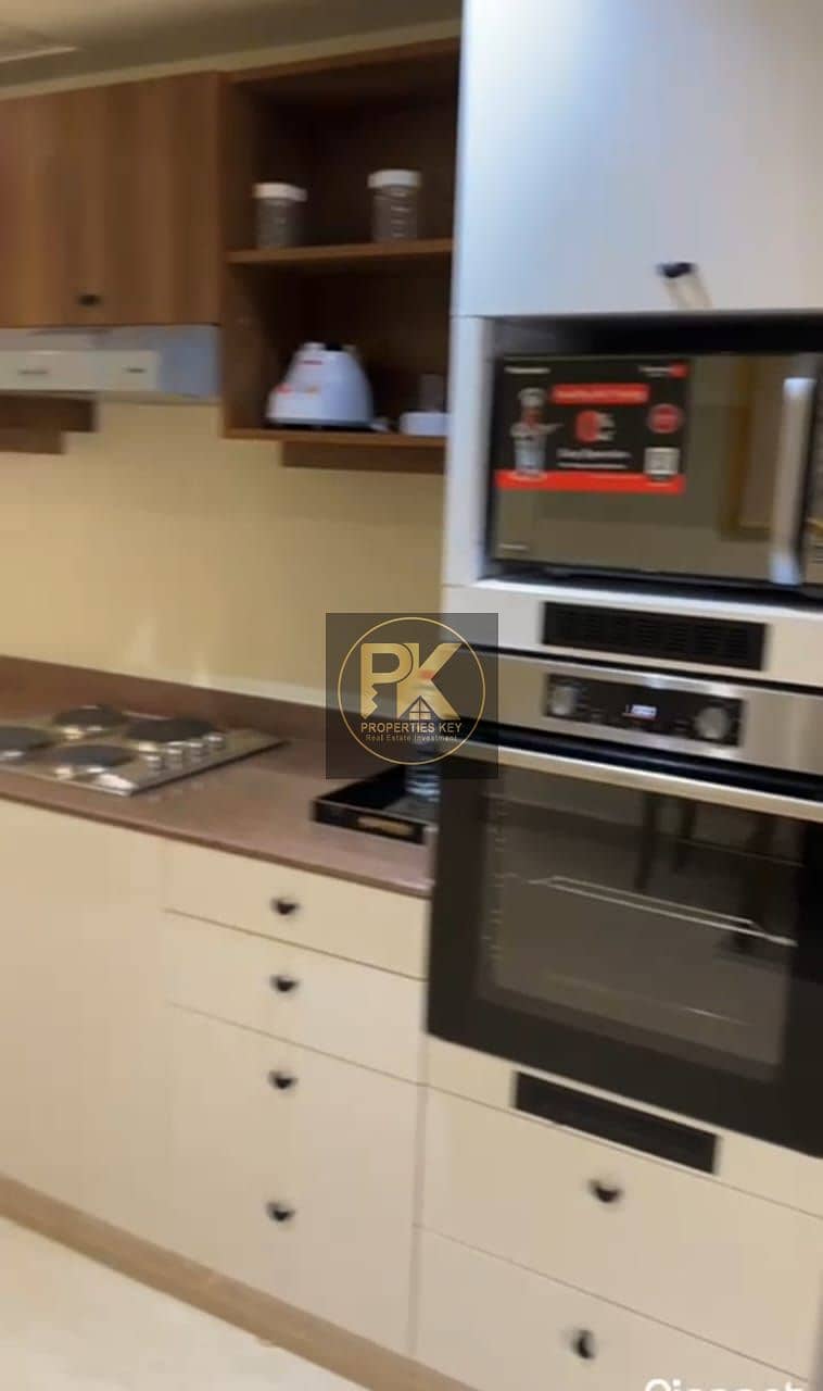 13 dc044860-5d87-473e-bd91-e46e11f04427. jpg