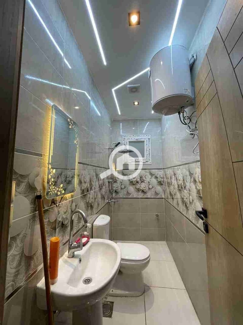 8 motion_photo_2327237888456776303. jpg