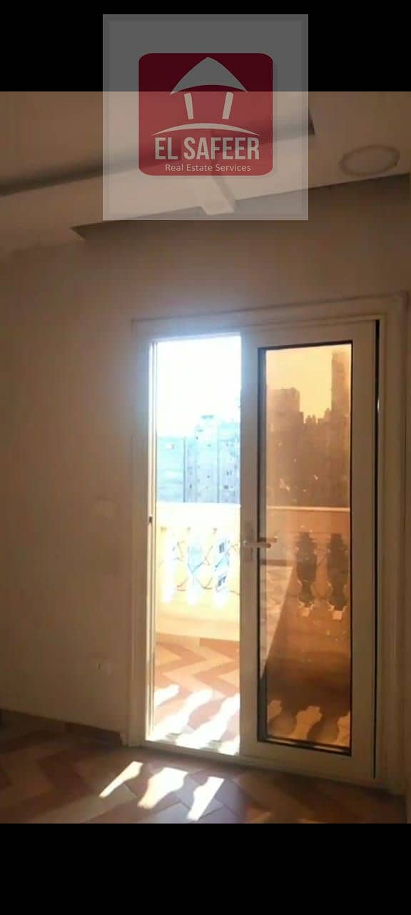 13 b4f4179a-e7b1-4d3b-a869-ac15606b3f2d. jpg