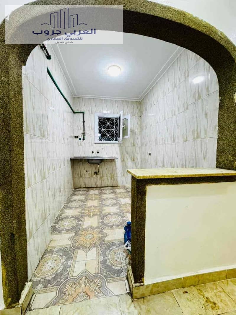 12 f6c02f69-8a8b-47ff-83fc-372cf91afacb. jpg