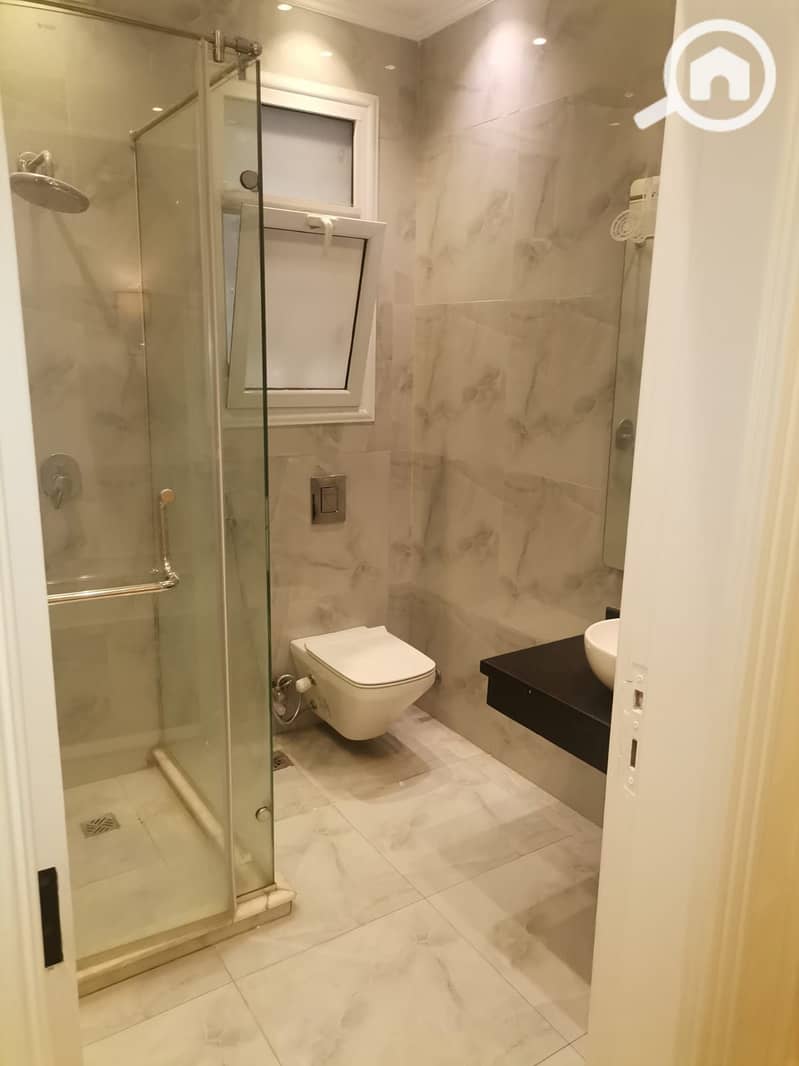 10 WhatsApp Image 2025-11-22 at 18.10. 00. jpeg