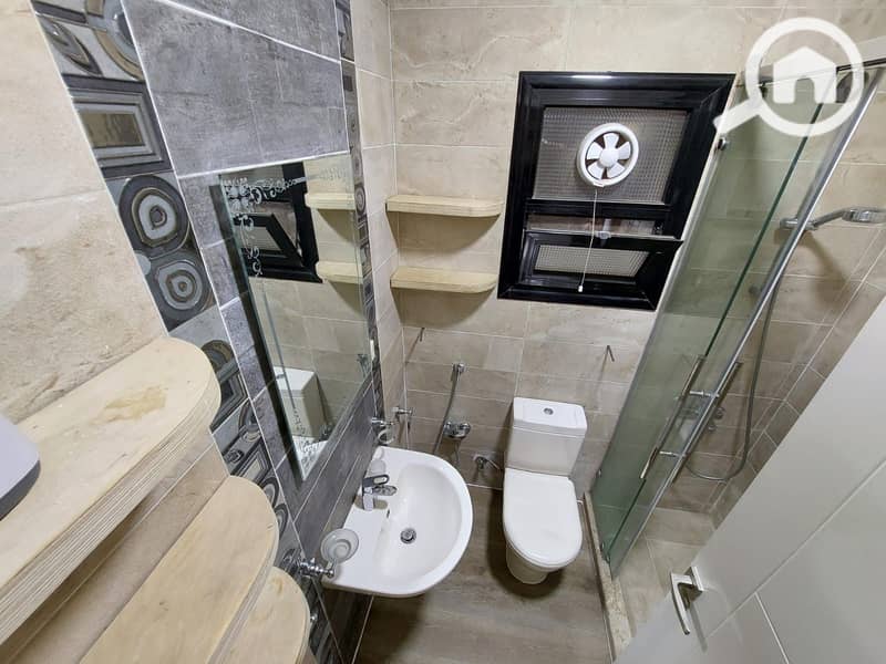 3 f554e702-03ca-44da-8526-6b2b825b87c2. jpeg