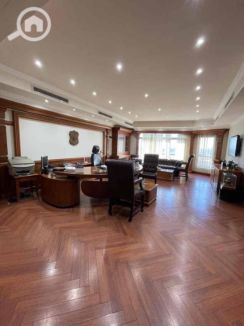 2 3f8d2432-0c80-433e-bded-bca206466b20. jpg