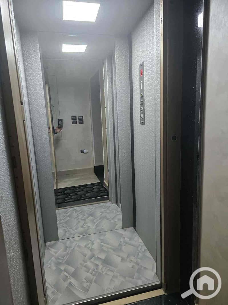 8 bee8902e-9443-447e-babb-aad24527ce62. jpg